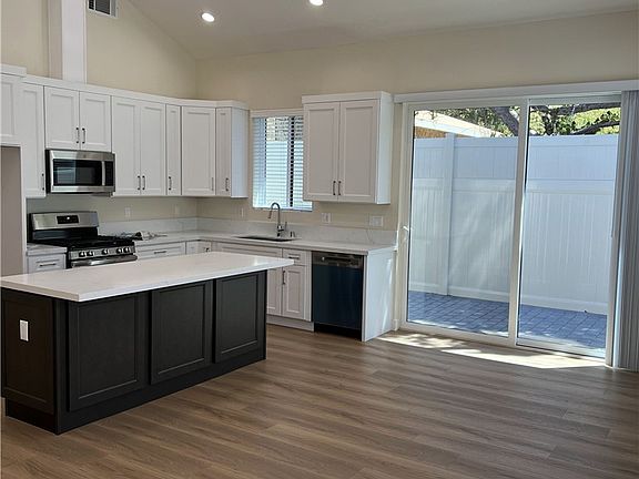 4th image of 12243 Califa St