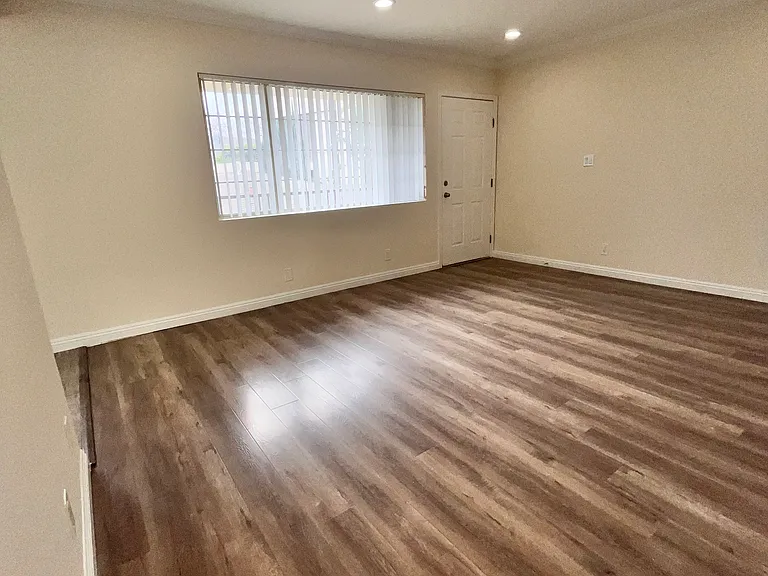 353 W Alameda Ave #D — Photo 12