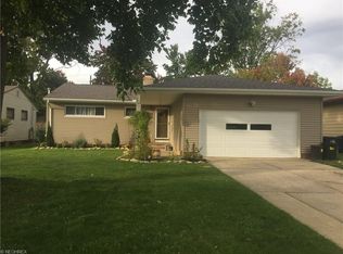 4923 S Sedgewick Rd, Lyndhurst, OH 44124