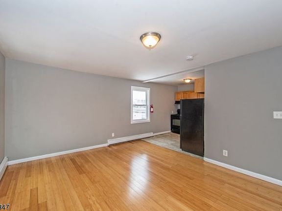 5th image of 24 Broad St Suite 3