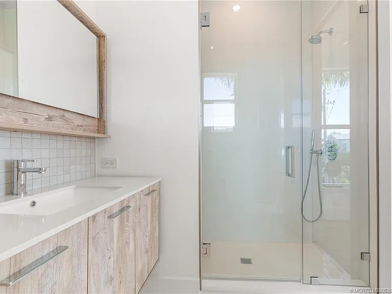 55 SE Seminole St #1-A — Photo 44
