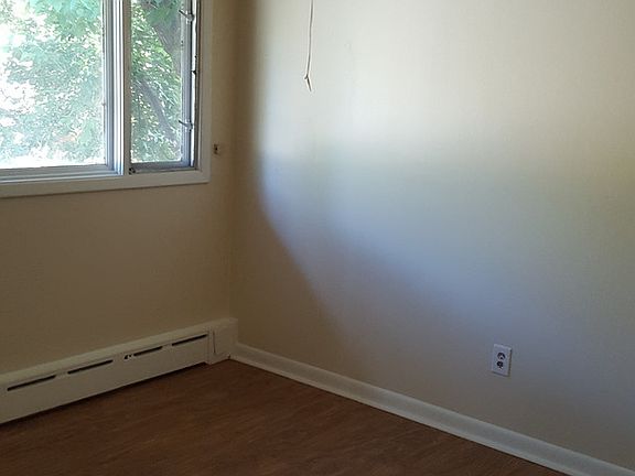 5th image of 206 Laurel St #101