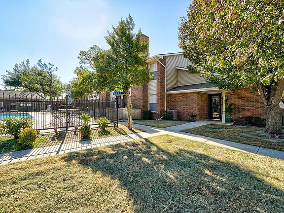 Poolside Lux-Your Front Door Overlooks The Smaller More Private Condo Pool