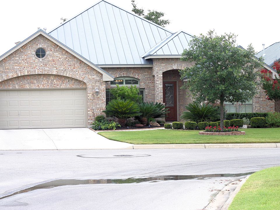 2nd image of 302 Hampton Way