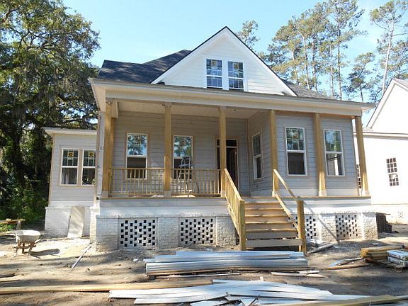 2nd image of 304 Youngwood Dr