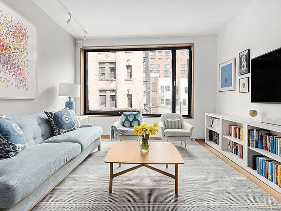 4th image of 210 Pacific St #3W