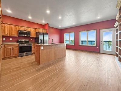 715 Lake Shore Dr NE #214, Bemidji, MN, 56601