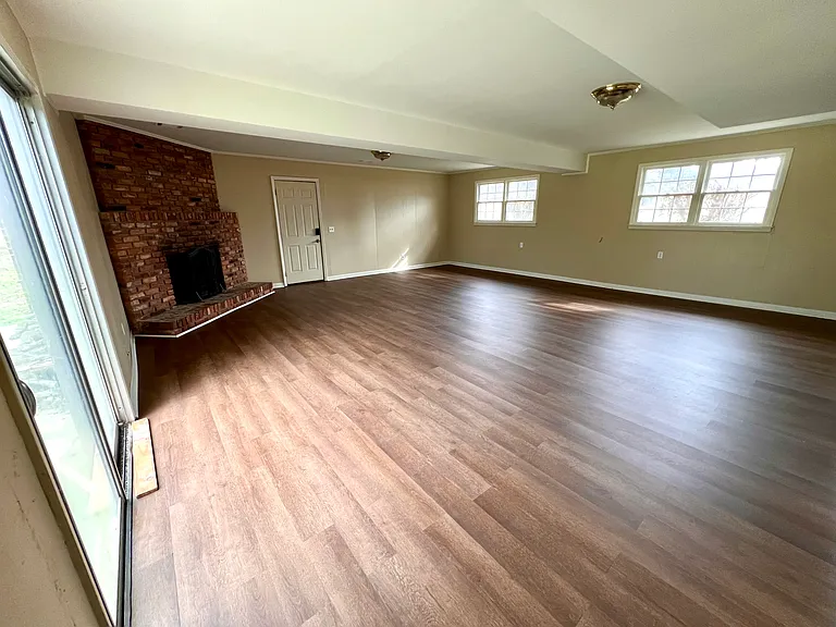 600 Brooks Rd — Photo 28