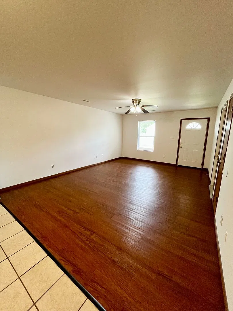 3 Bed | 2 Bath | Duplex — Photo 3