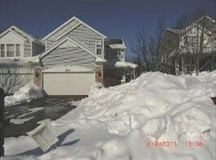 806 Twelve Oaks Pkwy, Woodstock, IL 60098