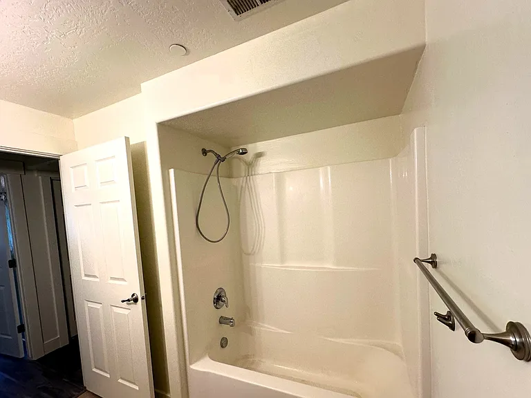 580 S Center St #14 — Photo 12