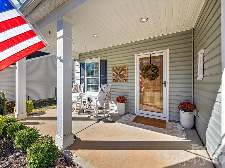 1668 Beleek Ridge Ln — Photo 2