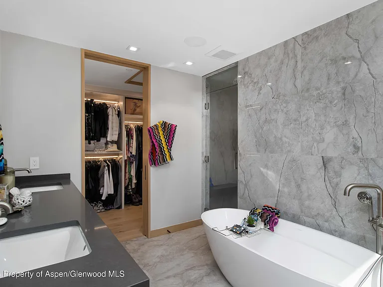 155 Lakeview Dr — Photo 40
