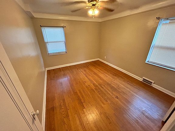 5th image of 10381 Somerset Ave