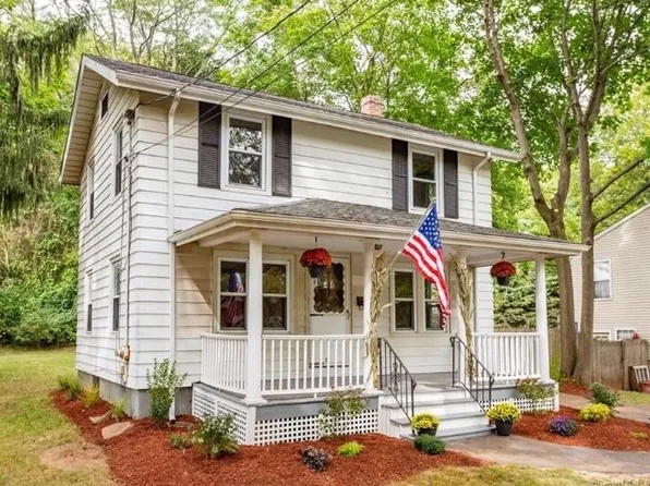 62 Linden Ave, Hamden, CT 06518