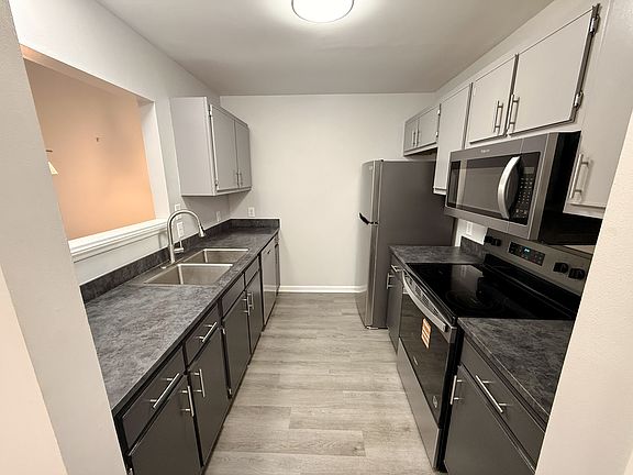 4th image of 2604 Boone Ct
