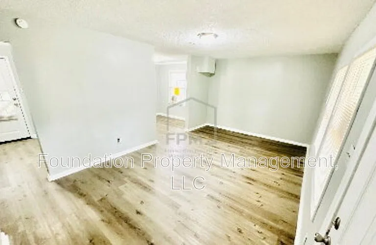 3181 Parham St — Photo 8