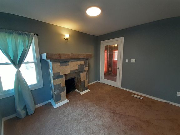 2nd image of 3825 E 60th Ter