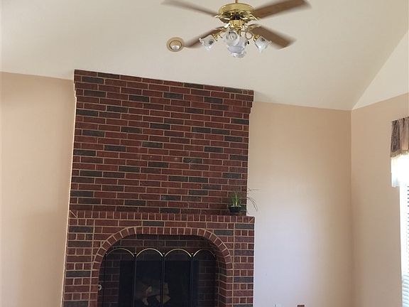 5th image of 6822 NW Crestwood Dr