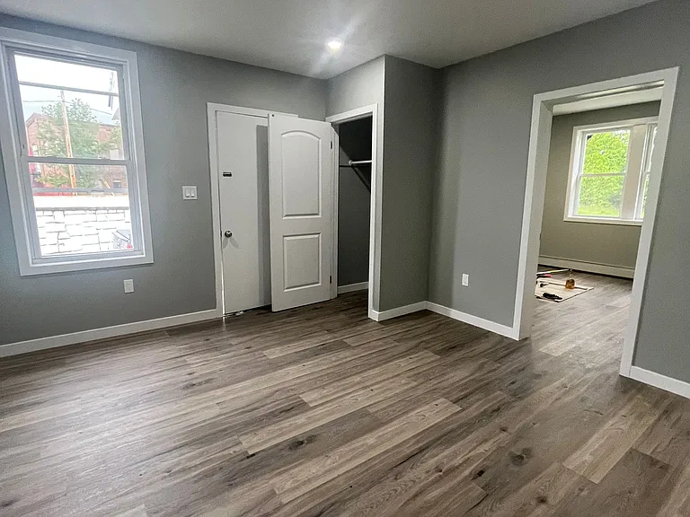 57 Waller St #1R — Photo 6