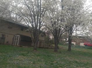 916 Venice Rd, Knoxville, TN 37923