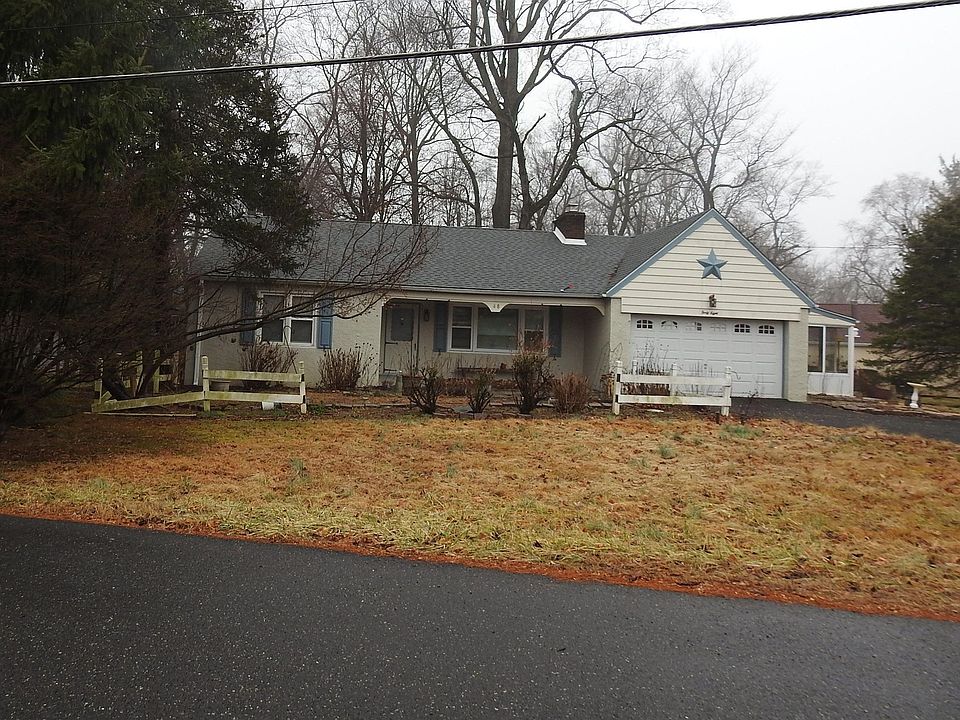 2nd image of 48 Bridle Path Ln