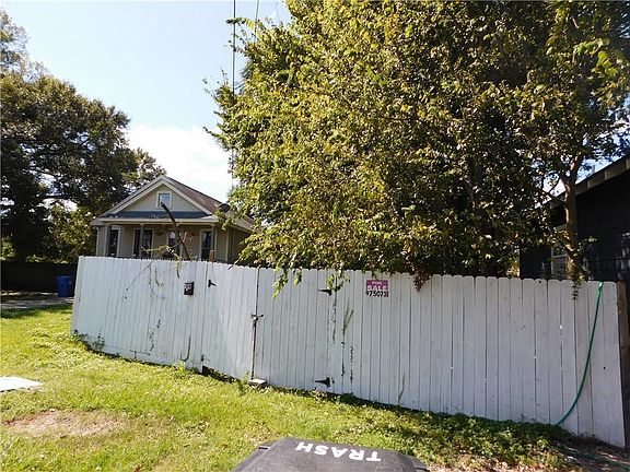 2nd image of 1814 Old Saint Bernard St