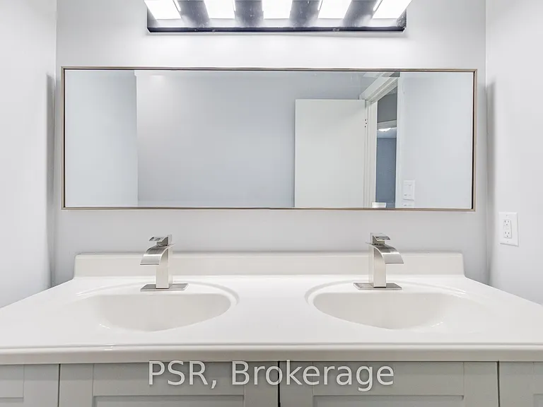 166 Adele Cres — Photo 47