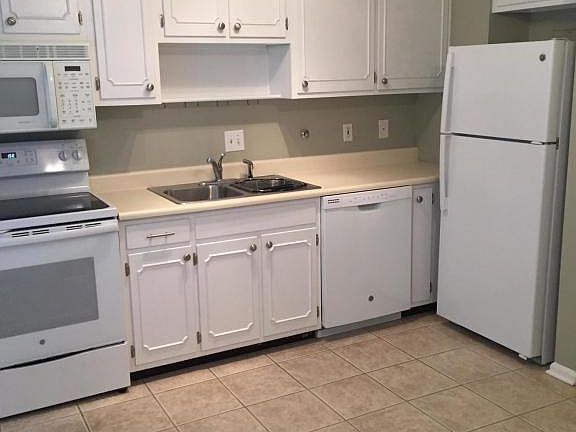 5th image of 2159 Bonnycastle Ave Unit 3