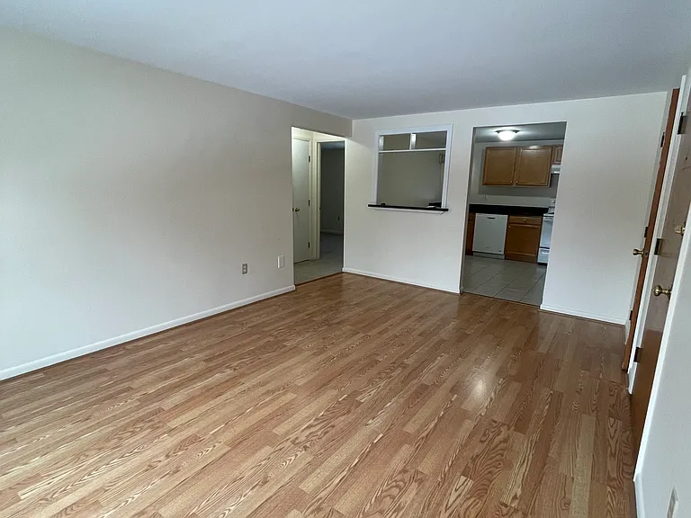 177 Crescent St — Photo 9