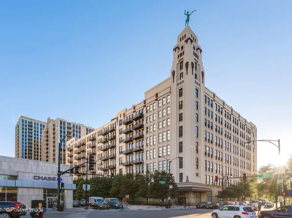758 N Larrabee St APT 220, Chicago, IL 60654