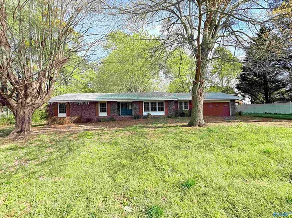 311 4th Ave NE, Arab, AL 35016