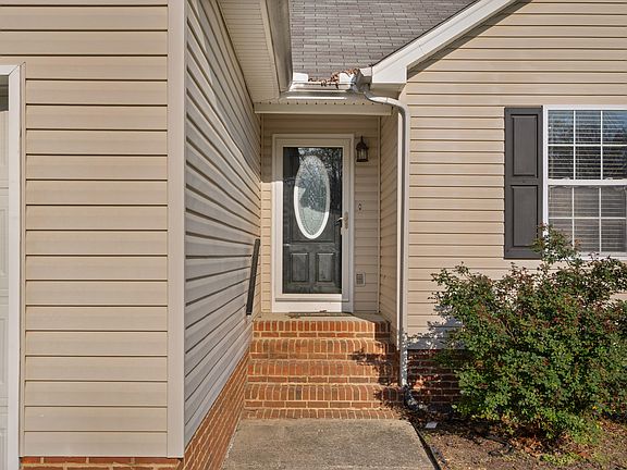 5th image of 5578 Sarah Dr