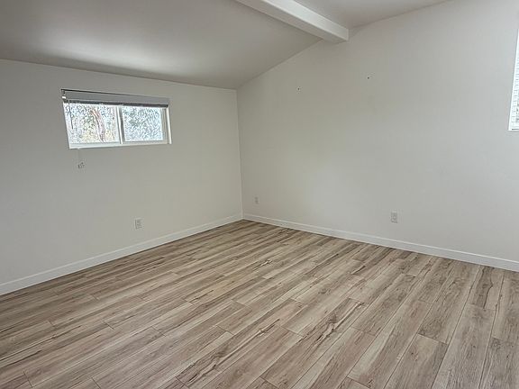 5th image of 495 Beavercreek Ln #A