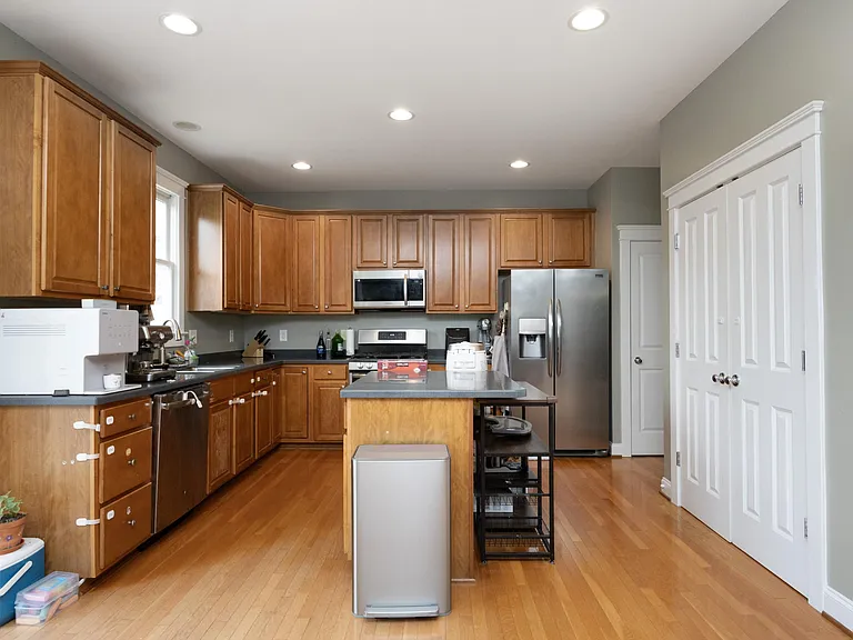 118 Naperville Dr — Photo 8