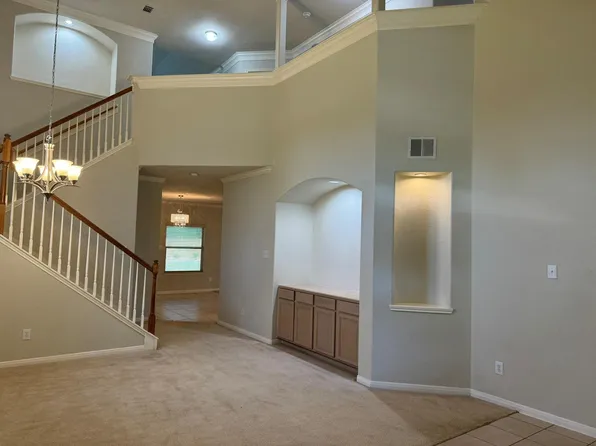 202 Almond Dr, Baytown, TX 77520