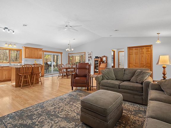 4th image of 4225 Eagles Nest Rd