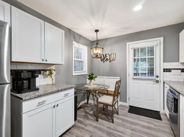 525 Cooper St, Clayton, NC 27520