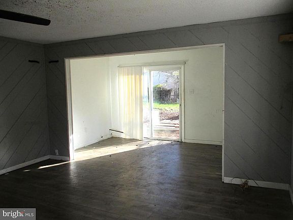 3rd image of 65 Macarthur Ave