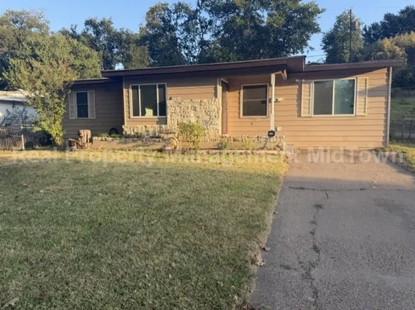 1301 Burleson St, Grand Prairie, TX 75050