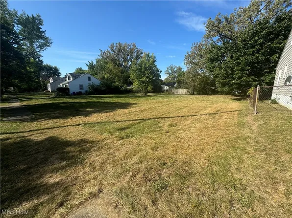 4304 E 163rd St, Cleveland, OH 44128