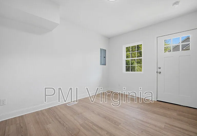 307 N 4th St — Photo 3
