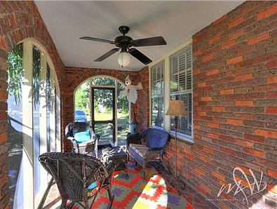 Screened in porch