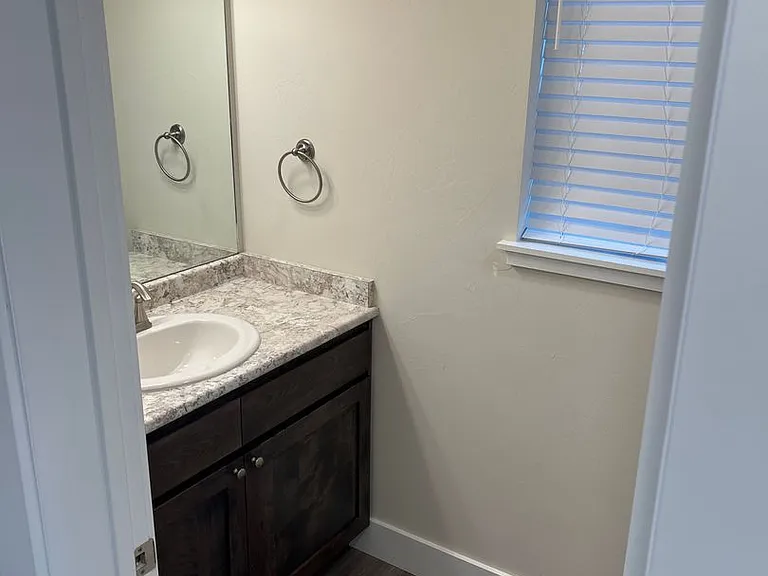 1072 Abigail Ln — Photo 5