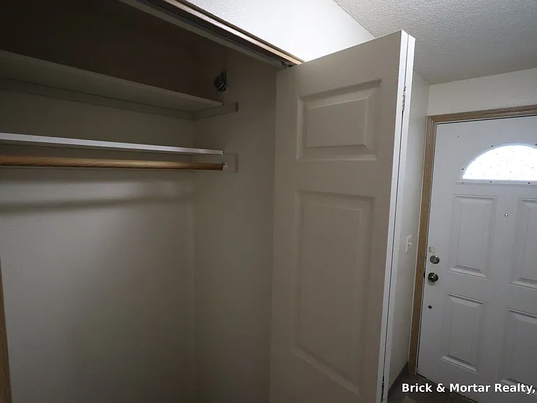 973 E Jefferson St #1-20 — Photo 9