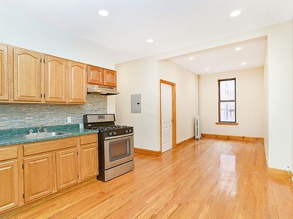 2nd image of 509 W 170th St APT 33