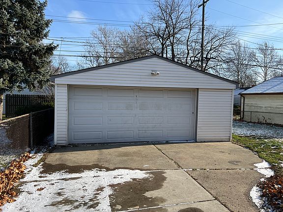 3rd image of 4673 Lincoln Blvd