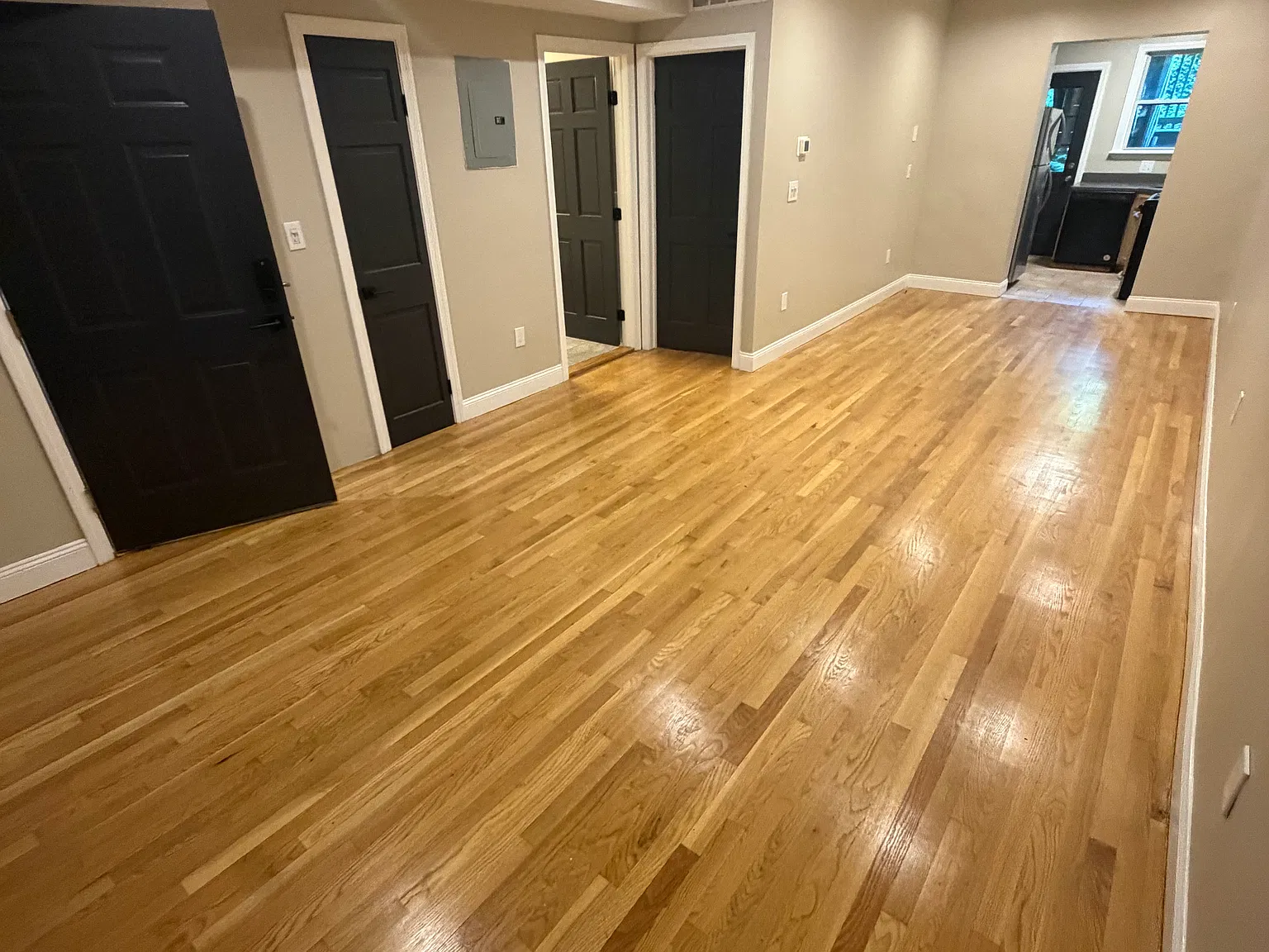 2 bed, 850 sqft, $2,475 — Photo 3