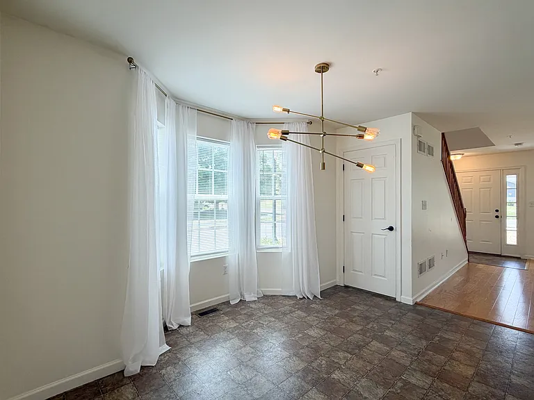 900 Cadwell Ln — Photo 16