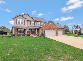 1506 Beaver Lake Dr, Mahomet, IL